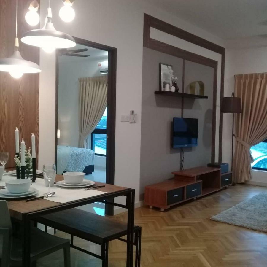 Adore Homestay@Emira Seksyen 13 Shah Alam, Msu, Stadium, Aeon Mall ภายนอก รูปภาพ